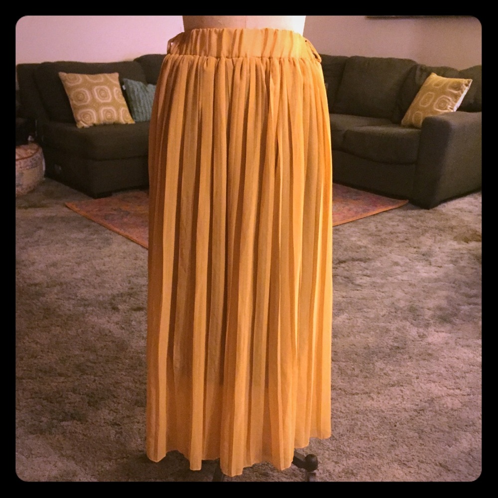 Light Mustard Pleated Chiffon Maxi Skirt